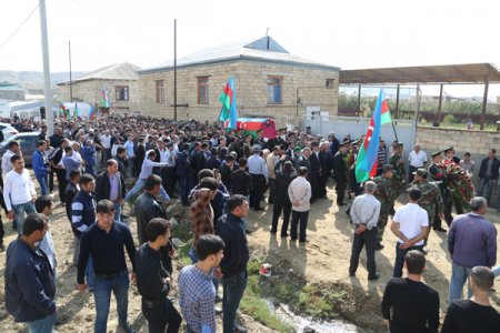 Atası olqarxlardan fərqli olaraq ona şəhidliyi miras qoydu.... вЂ“ Amma bu gün ən zəngin olanı da o oldu... 