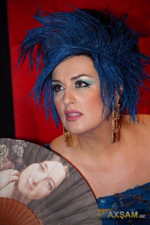 Elza Seyidcahan "Cənnət quşu" obrazında