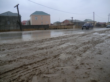 Mehdiabadda yol adına rəzalət... Mehdiabadda yol adına rəzalət...