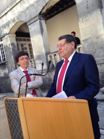Tovuzun Konyak qardaşı və icra hakimiyyətinin Paris keyfi Tovuzun Konyak qardaşı və icra hakimiyyətinin Paris keyfi