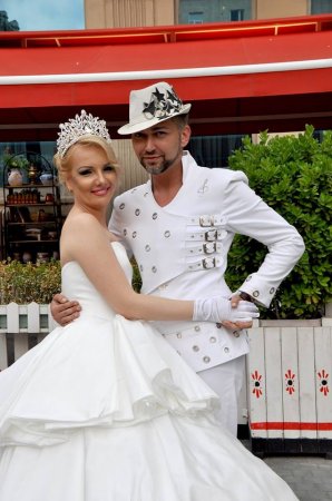 Stilist Timson bəylik geyindi 