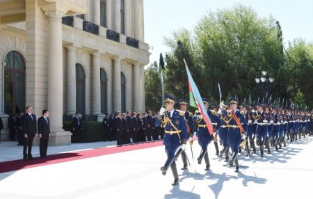 "Bizim xalqlarımızı tarix birləşdirir" "Bizim xalqlarımızı tarix birləşdirir"