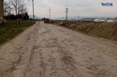 Orda bir yol var uzaqda... Orda bir yol var uzaqda...