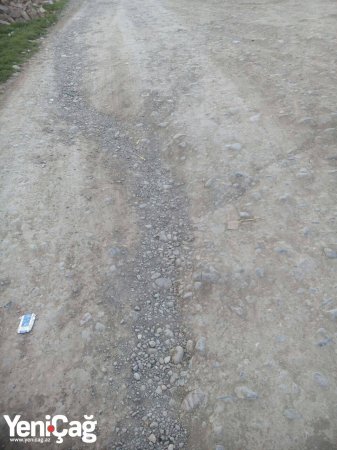 Orda bir yol var uzaqda... Orda bir yol var uzaqda...