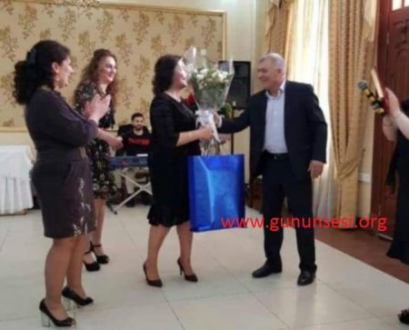 Samux təhsilində "kraliça" peyda olub...