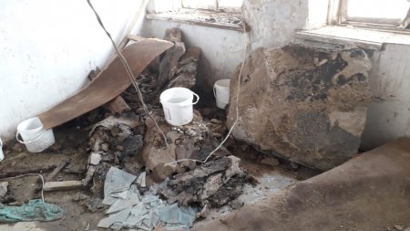 Məcburi köçkünlərlə bağça müdiri arasında çəkişmə Məcburi köçkünlərlə bağça müdiri arasında çəkişmə