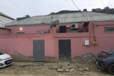 Neft kəmərlərinin mühafizə zolağında “biznes imperiyası” Neft kəmərlərinin mühafizə zolağında “biznes imperiyası”