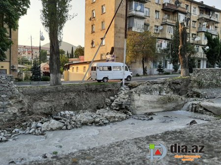 Şəkililər başçının həbsini tələb edirlər... Şəkililər başçının həbsini tələb edirlər...