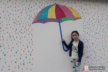 Gənc başçı büdcə pullarını BELƏ DAĞIDIR... Gənc başçı büdcə pullarını BELƏ DAĞIDIR...