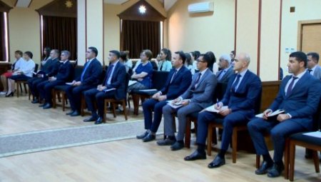 Naxçıvanda Şimali Koreya rejimi: MR-də pəncərələri açmaq cinayət hesab olunur? Naxçıvanda Şimali Koreya rejimi: MR-də pəncərələri açmaq cinayət hesab olunur?