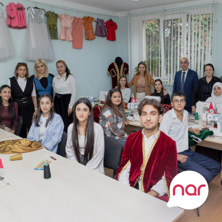 “Nar” nitq və eşitmə məhdudiyyətli şəxslər üçün peşə təlimlərinə dəstəyini davam etdirir “Nar” nitq və eşitmə məhdudiyyətli şəxslər üçün peşə təlimlərinə dəstəyini davam etdirir