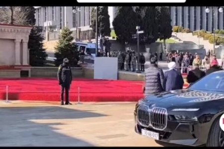 Həcc ziyarətinin bahalaşdığı bir dönəmdə Şeyx də `ÖZÜNƏ MAYA QOYDU`... Həcc ziyarətinin bahalaşdığı bir dönəmdə Şeyx də `ÖZÜNƏ MAYA QOYDU`...